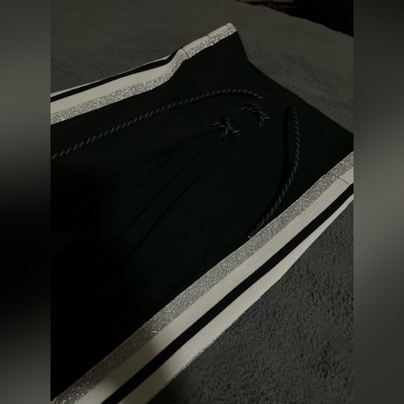 Victoria’s Secret PINK Black Lace Up Leggings with Sparkly Side Stripes Size XS - Picture 2 of 6